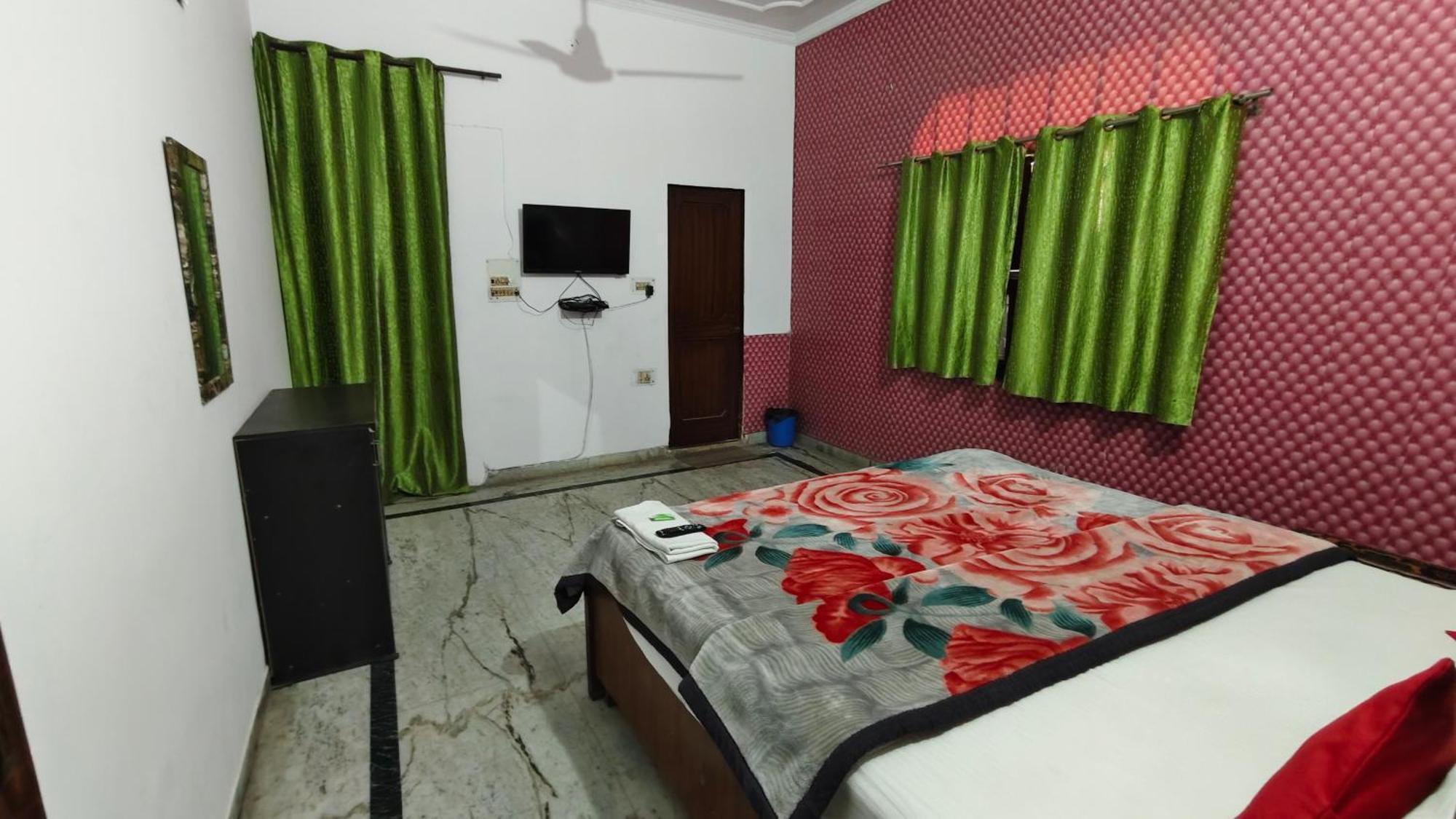 Rajdhani Guest House Фаридабад Экстерьер фото
